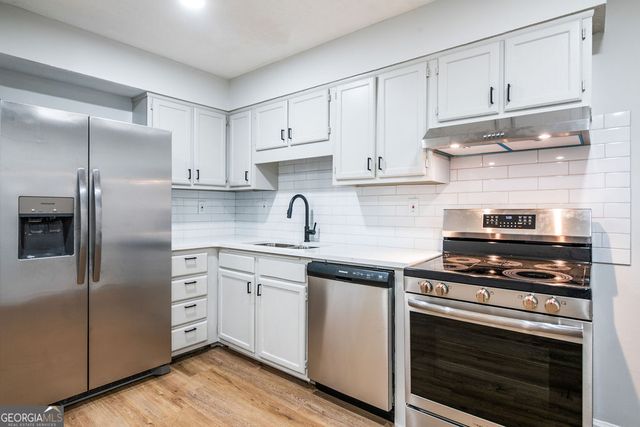 106 Summerwood Drive, Fairburn, GA 30213