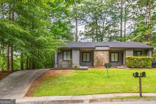 106 Summerwood Drive, Fairburn, GA 30213