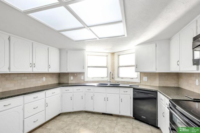 16235 Arbor Street, Omaha, NE 68130