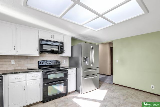 16235 Arbor Street, Omaha, NE 68130