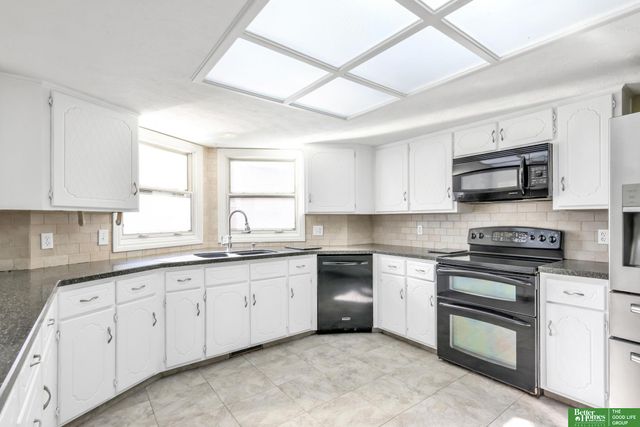 16235 Arbor Street, Omaha, NE 68130