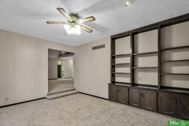 16235 Arbor Street, Omaha, NE 68130