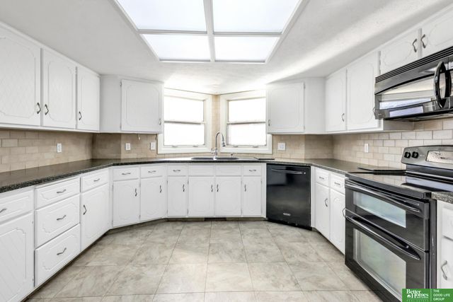 16235 Arbor Street, Omaha, NE 68130