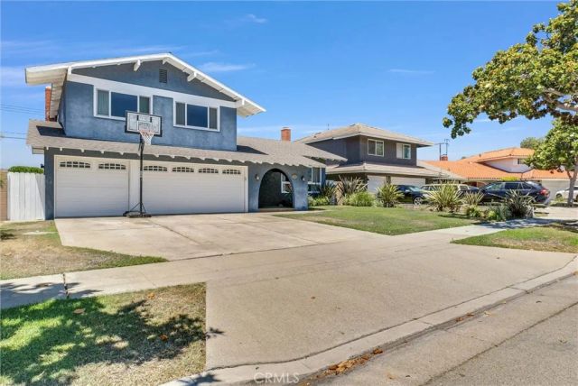 745 E Barkley Avenue, Orange, CA 92867