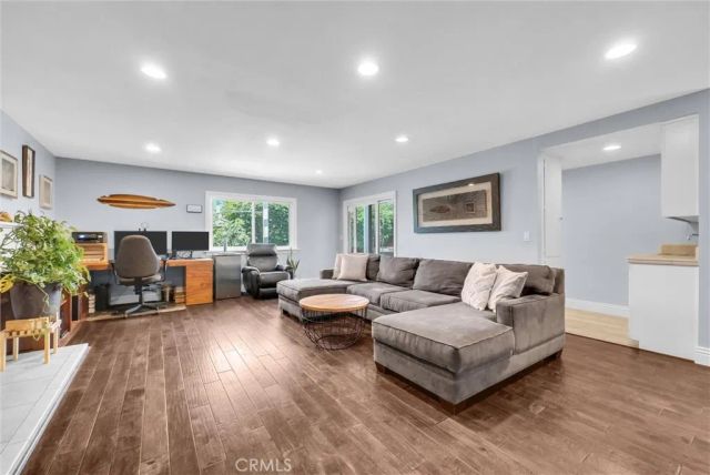 745 E Barkley Avenue, Orange, CA 92867