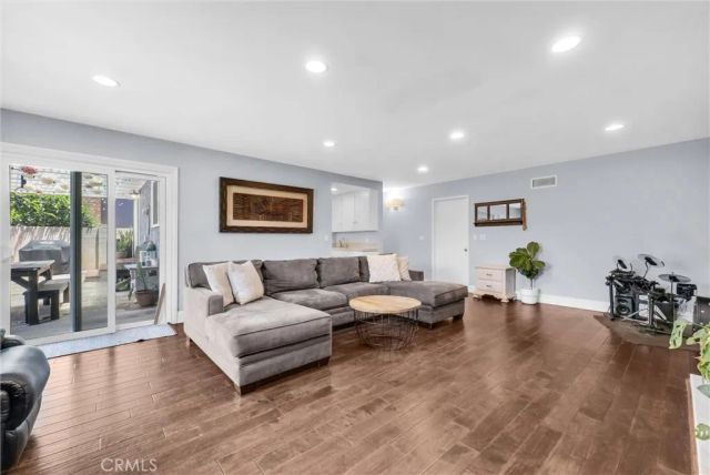 745 E Barkley Avenue, Orange, CA 92867