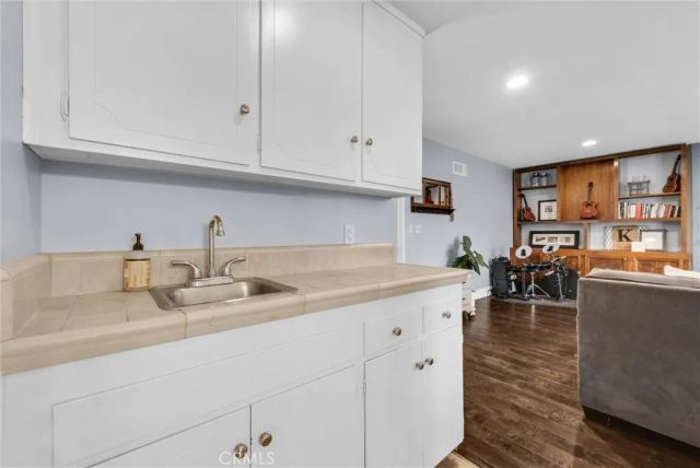 745 E Barkley Avenue, Orange, CA 92867