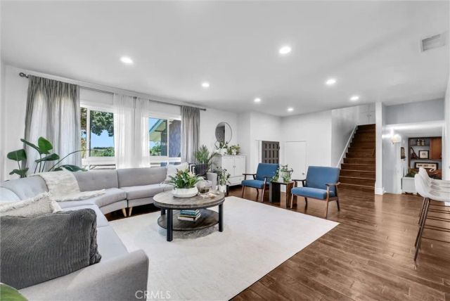 745 E Barkley Avenue, Orange, CA 92867