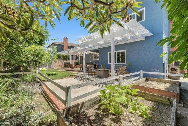 745 E Barkley Avenue, Orange, CA 92867