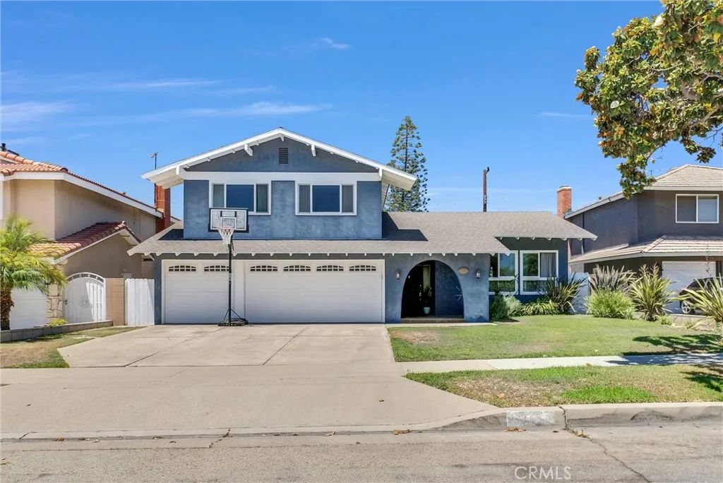 745 E Barkley Avenue, Orange, CA 92867