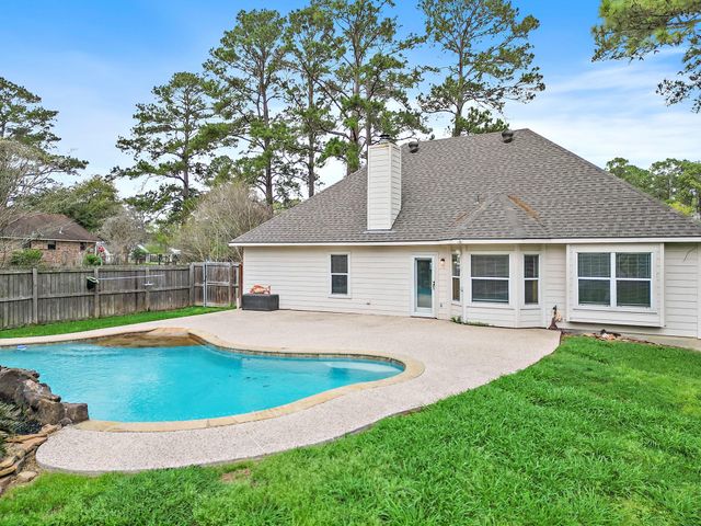 10 Hickory Lane, Dayton, TX 77535