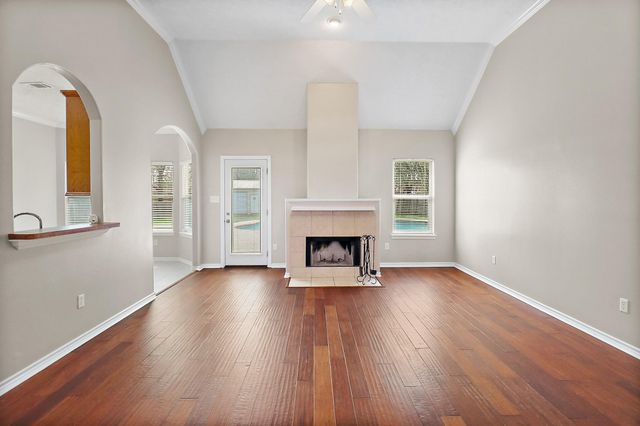 10 Hickory Lane, Dayton, TX 77535