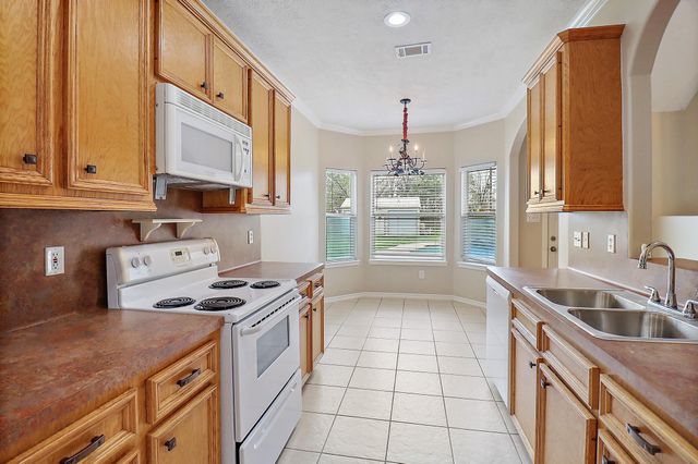 10 Hickory Lane, Dayton, TX 77535