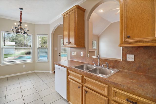 10 Hickory Lane, Dayton, TX 77535