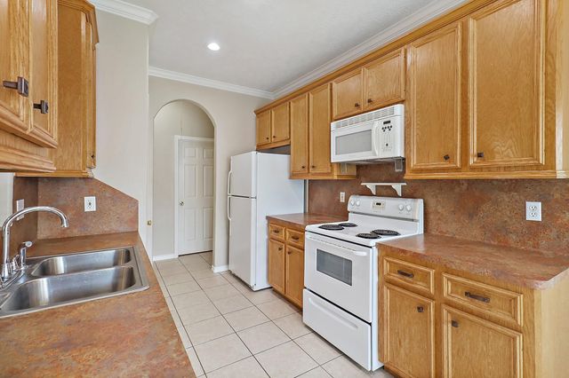 10 Hickory Lane, Dayton, TX 77535