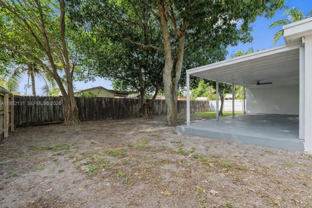 6950 W 10th Ave, Hialeah, FL 33014