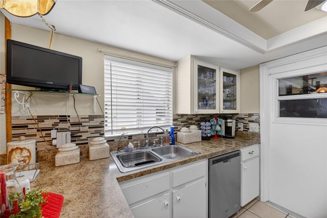 3312 N LAKE DRIVE, Plant City, FL 33563