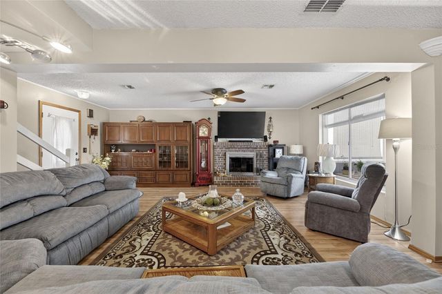 3312 N LAKE DRIVE, Plant City, FL 33563