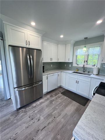 116 Holden Road, South Kingstown, RI 02879