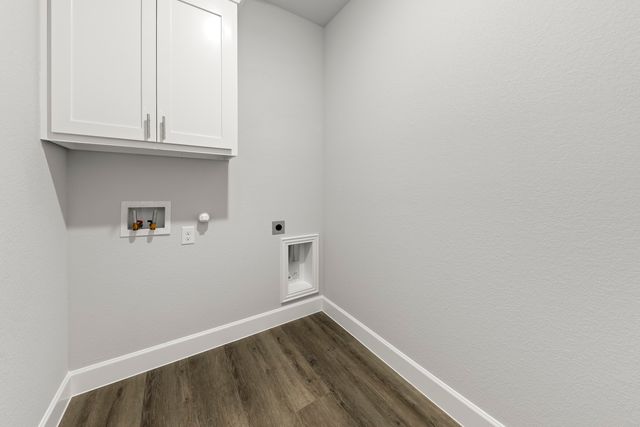 572 Oak Creek, Lavon, TX 75166