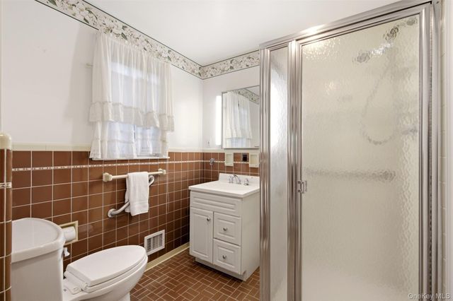 1936 Midlane, Muttontown, NY 11791