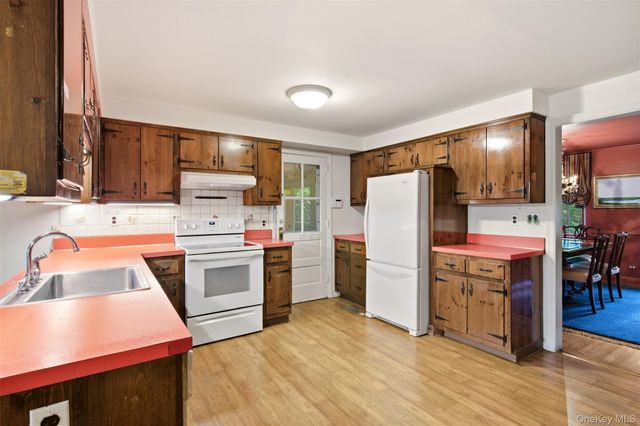 1936 Midlane, Muttontown, NY 11791