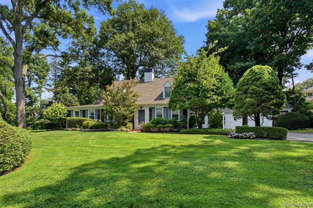 1936 Midlane, Muttontown, NY 11791
