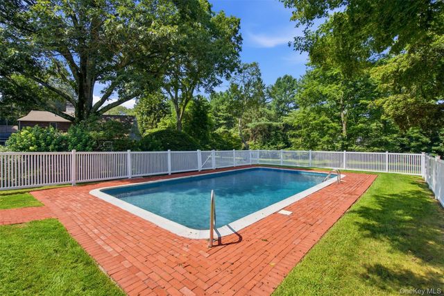 1936 Midlane, Muttontown, NY 11791
