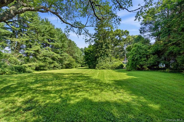 1936 Midlane, Muttontown, NY 11791