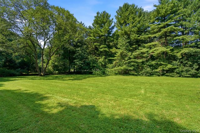 1936 Midlane, Muttontown, NY 11791