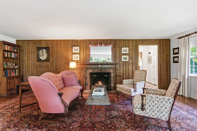 1936 Midlane, Muttontown, NY 11791