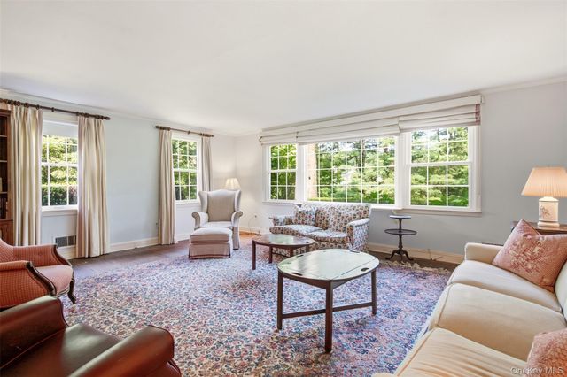 1936 Midlane, Muttontown, NY 11791