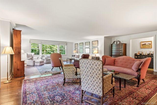 1936 Midlane, Muttontown, NY 11791