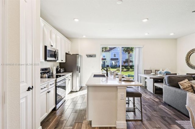 2971 Castaway Lane, Kissimmee, FL 34747