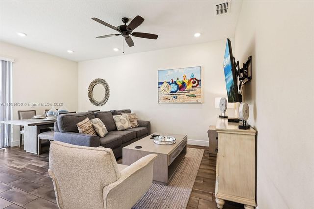 2971 Castaway Lane, Kissimmee, FL 34747