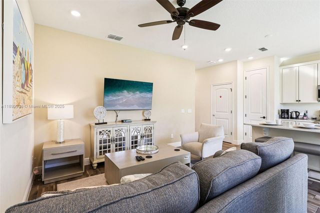 2971 Castaway Lane, Kissimmee, FL 34747