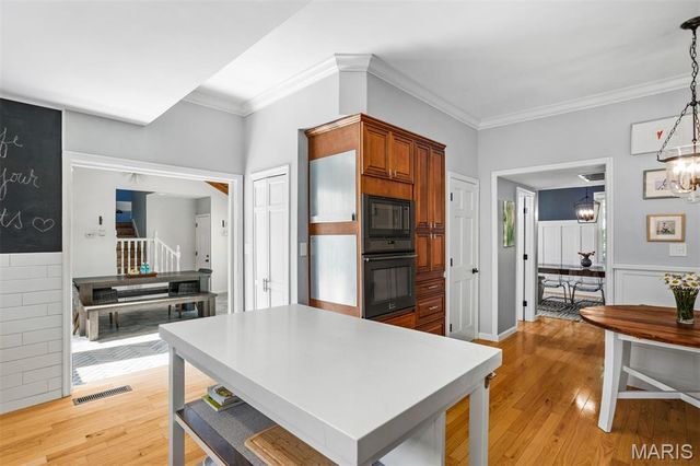 653 Evans Avenue, St Louis, MO 63122