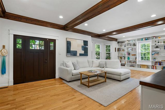 653 Evans Avenue, St Louis, MO 63122
