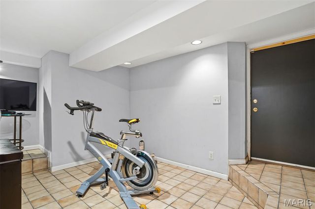 653 Evans Avenue, St Louis, MO 63122
