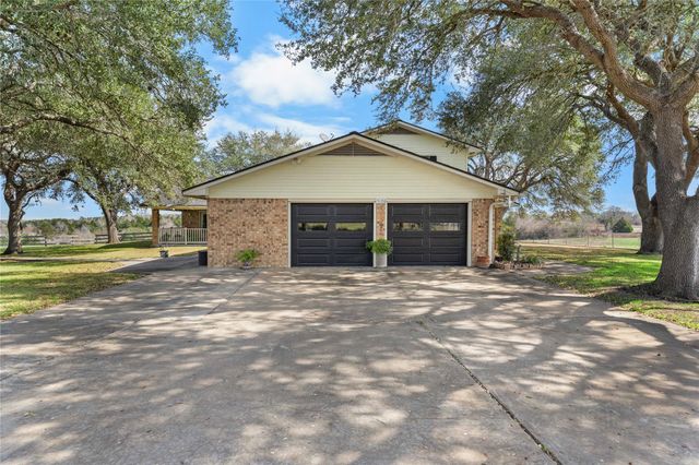 3120 Us Highway 77-A S, Hallettsville, TX 77964