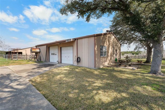 3120 Us Highway 77-A S, Hallettsville, TX 77964
