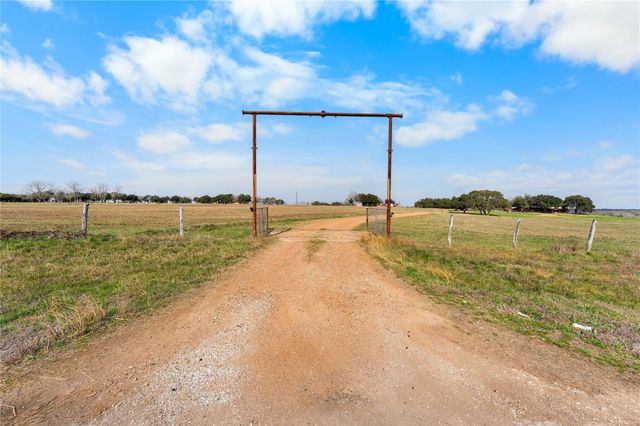 3120 Us Highway 77-A S, Hallettsville, TX 77964