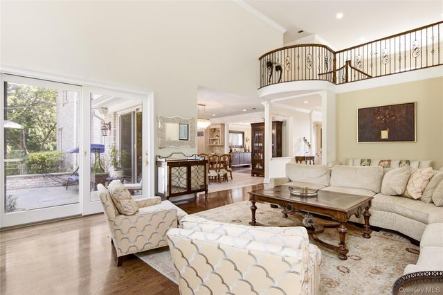 3 White Birch Road, Oyster Bay Cove, NY 11791