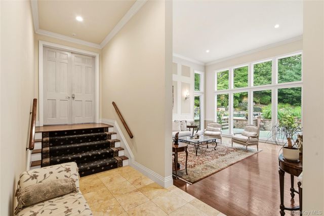 3 White Birch Road, Oyster Bay Cove, NY 11791