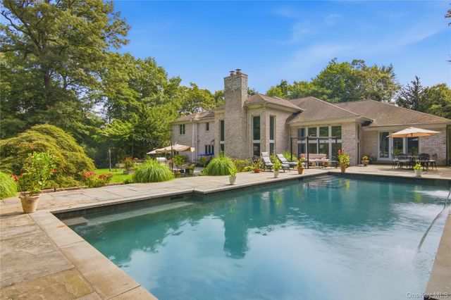 3 White Birch Road, Oyster Bay Cove, NY 11791