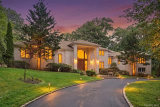 3 White Birch Road, Oyster Bay Cove, NY 11791