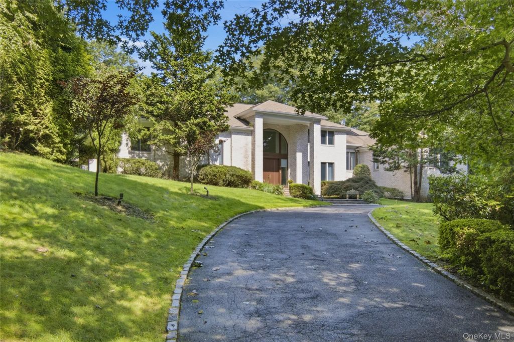 3 White Birch Road, Oyster Bay Cove, NY 11791 — photo 2