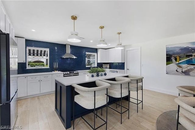 1600 Curlew AVE, Naples, FL 34102