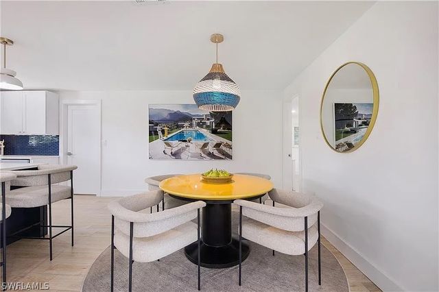 1600 Curlew AVE, Naples, FL 34102