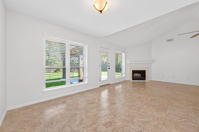 2215 Friarwood Trail, Kingwood, TX 77339